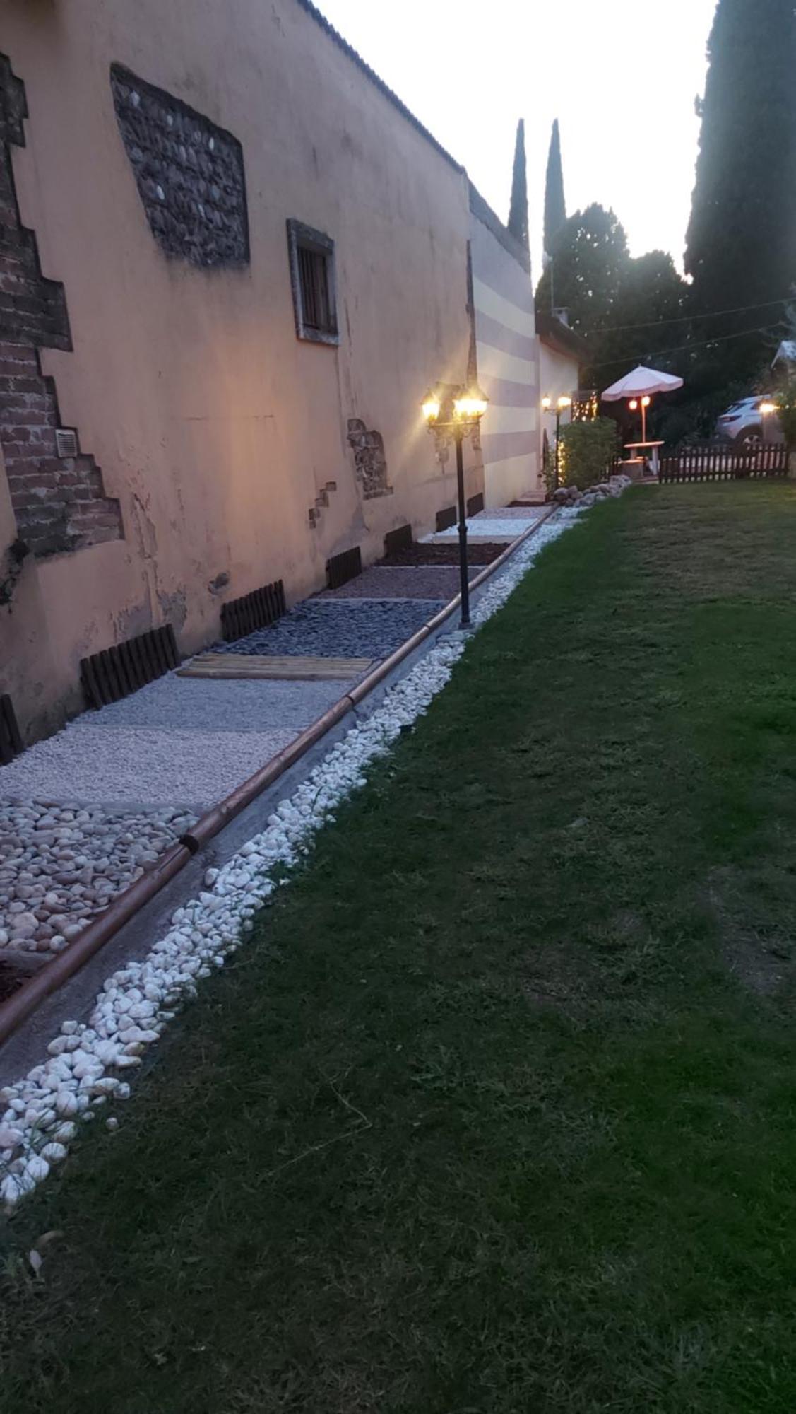 B&B Corte Colli Antichi Sona Eksteriør billede